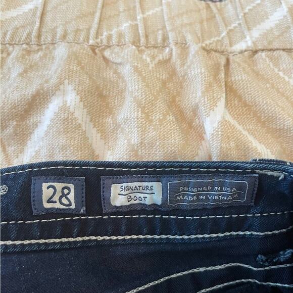 New Miss Me Maroon Embroidered Low Rise Signature Bootcut Jeans - Picture 6 of 7